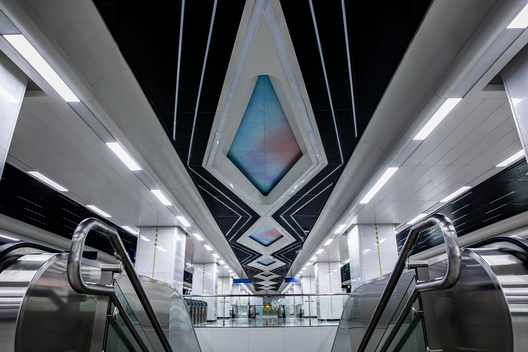 地铁城市轨道设计背景：解决城市交通拥堵的关键