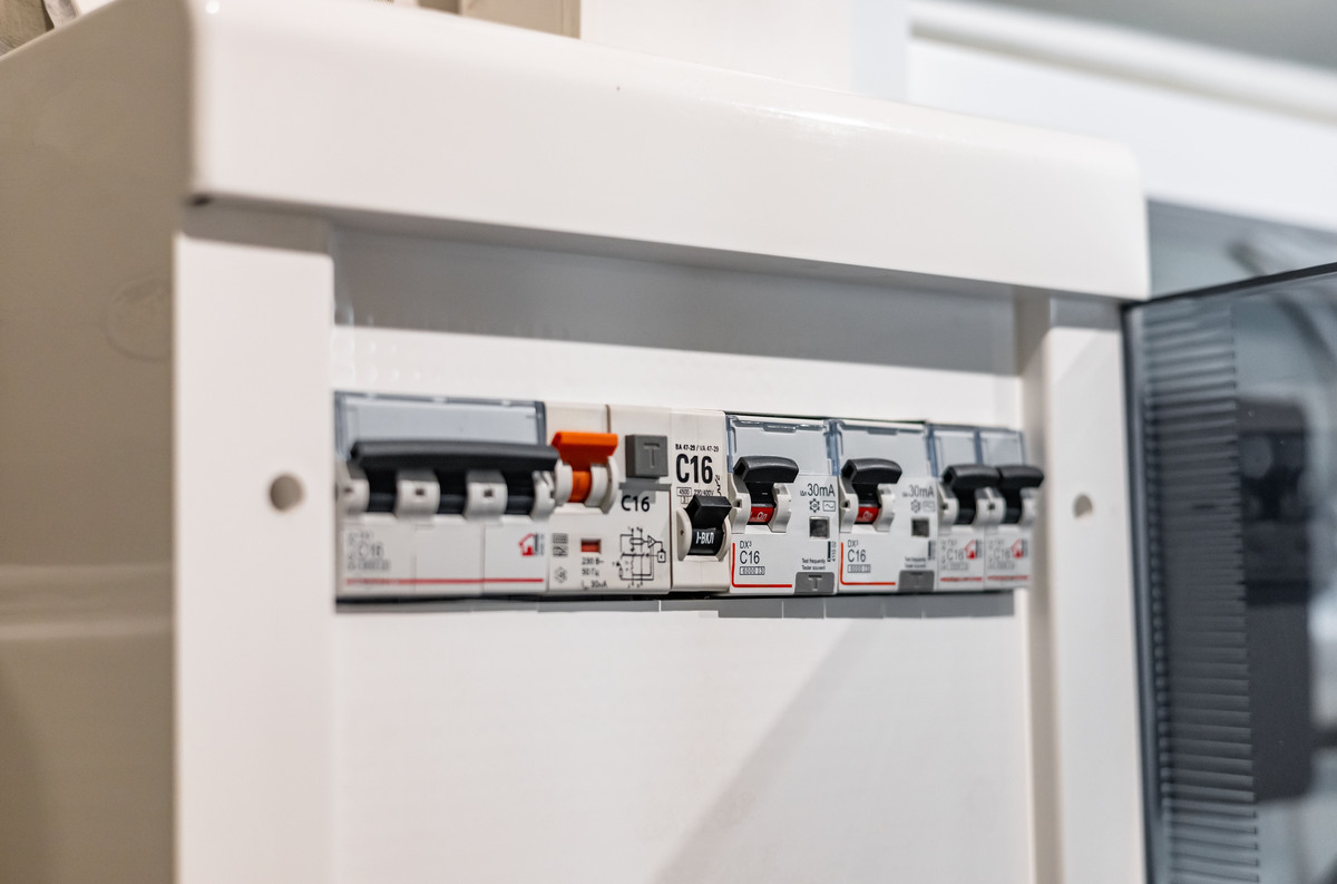 iC65N-C16A2PVM 电力保护开关详解