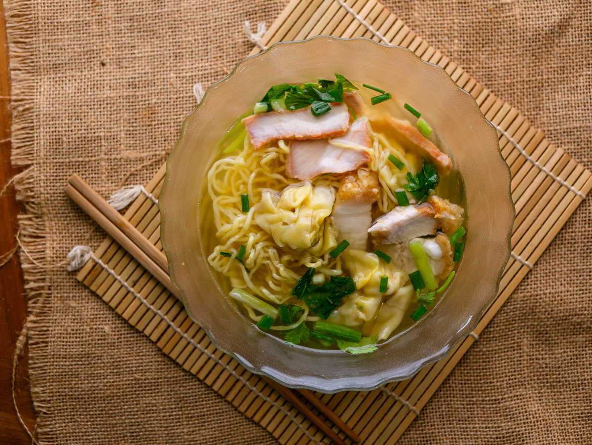 描述一下苏堂阳春面的味道