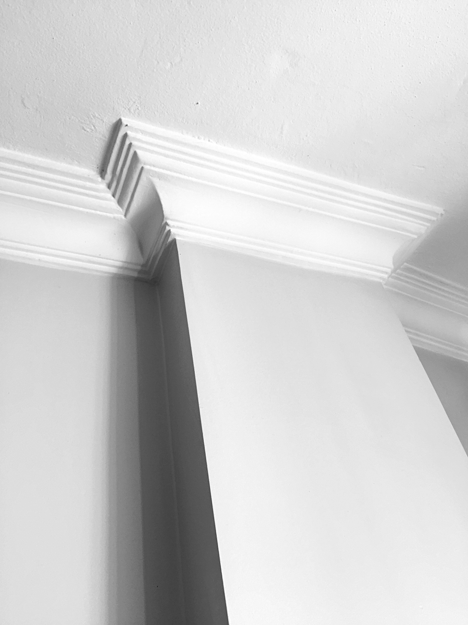 石膏线斜角切割教程：拐角留15公分详细步骤