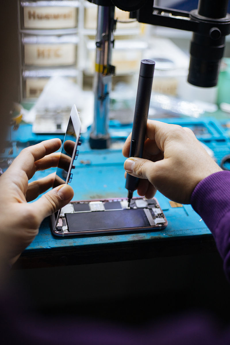 更换屏幕的步骤及注意事项 - 轻松升级您的设备