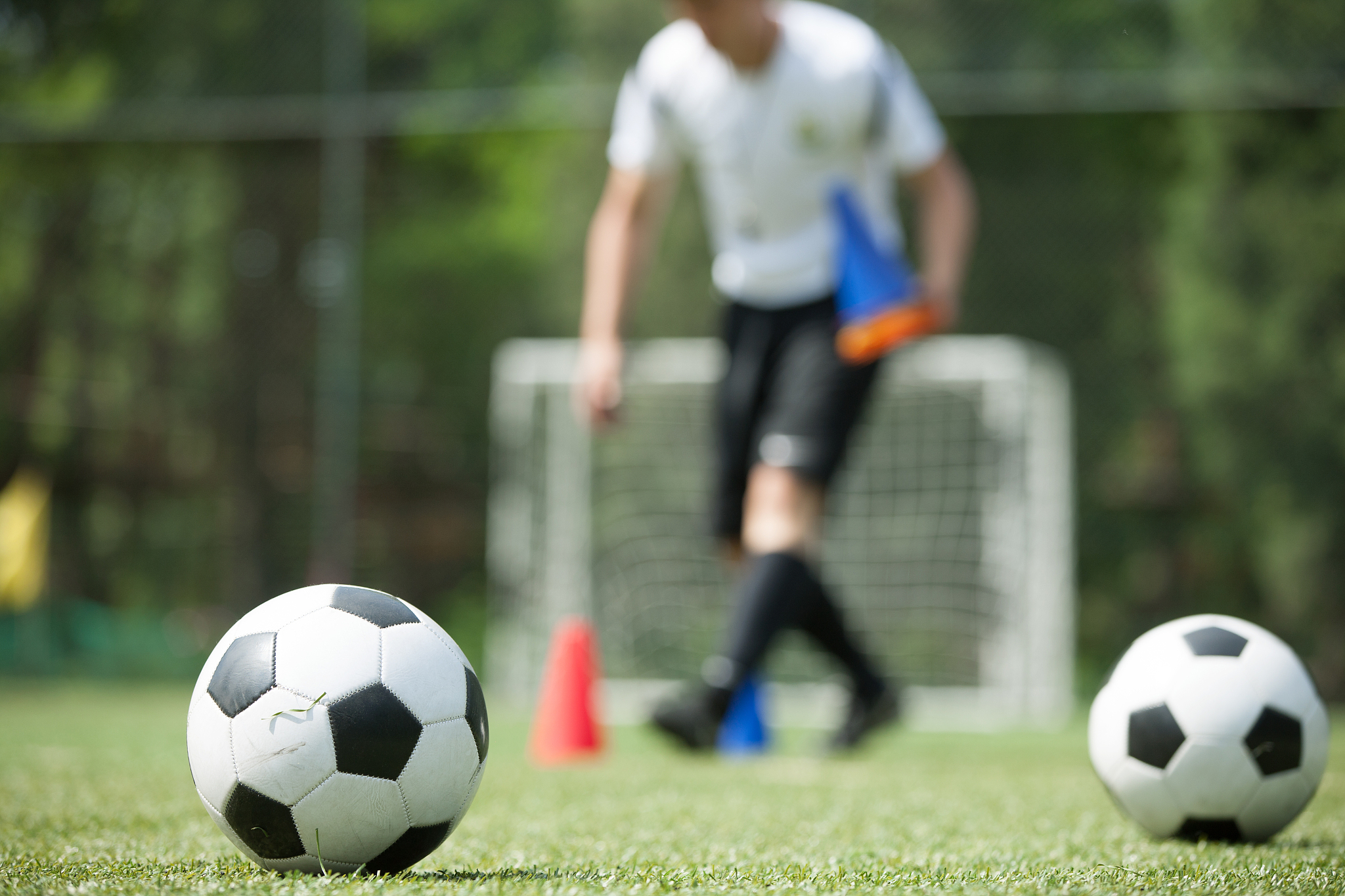 踢足球的6大好处：提升健康、技能、自信和快乐