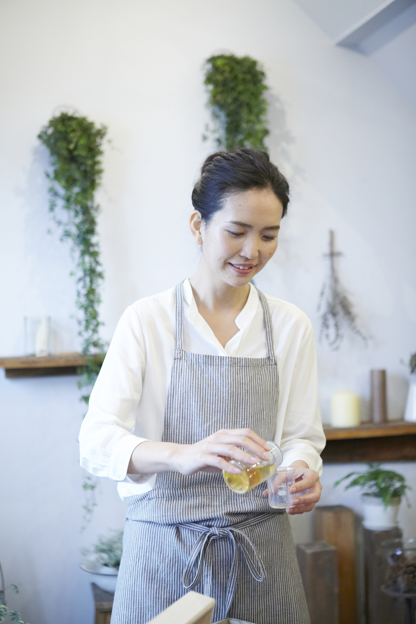 <strong>人属</strong>,人,女人,花瓶,教育科目,舒适,乳荆,整形器具,舒服,肖像