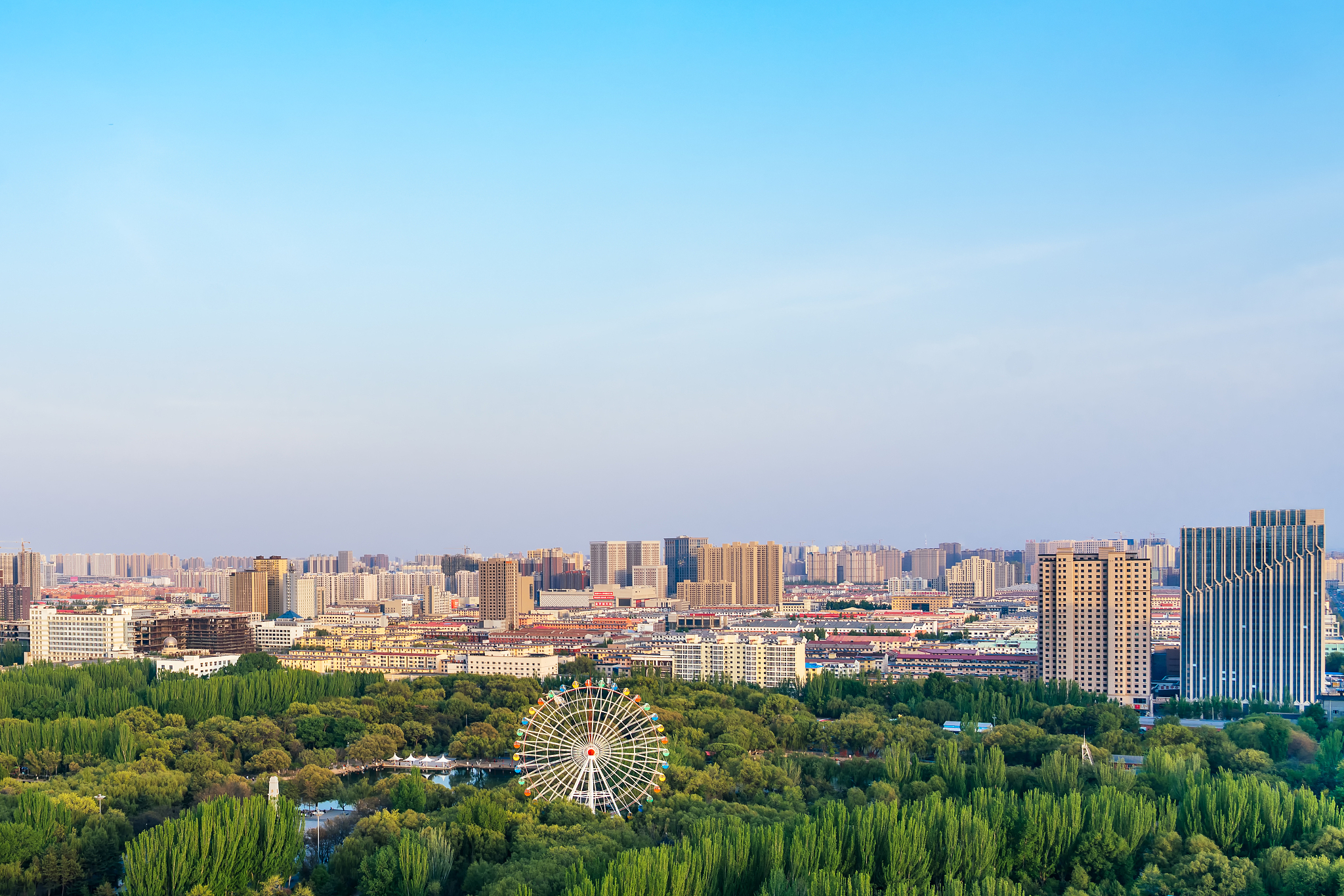 中国内蒙古呼和浩特市青城公园春天风景