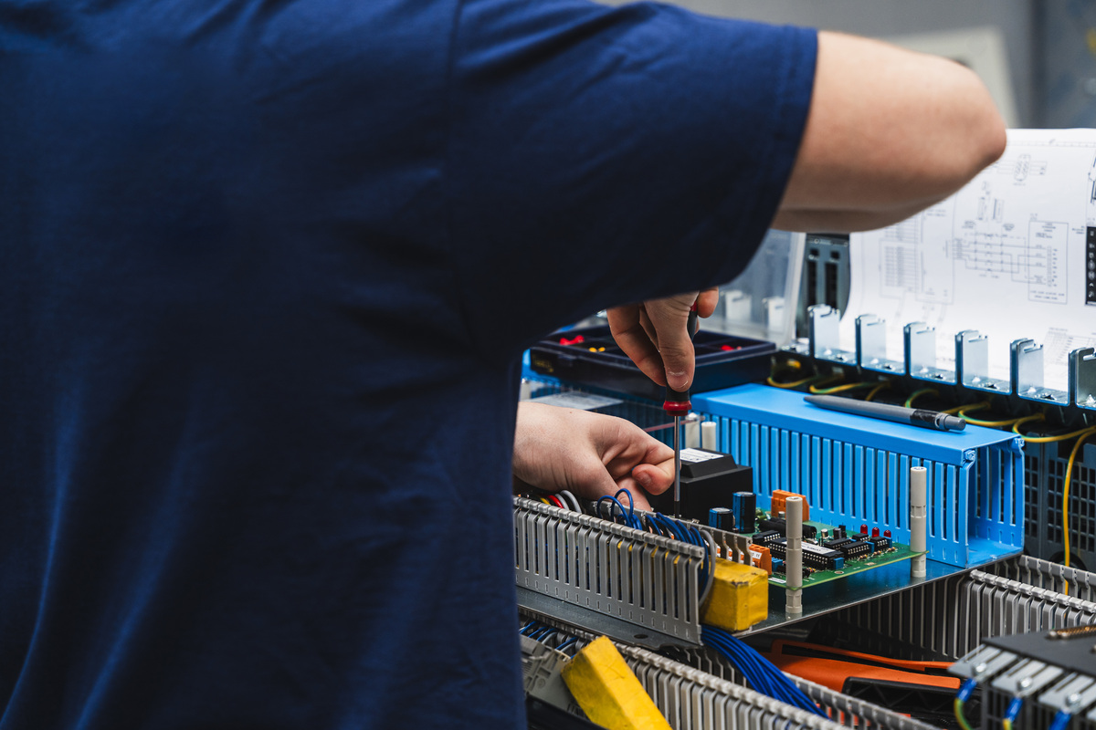 电子电器应用与维修专业就业方向