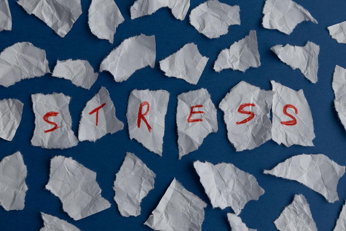 工作压力前面放什么动词