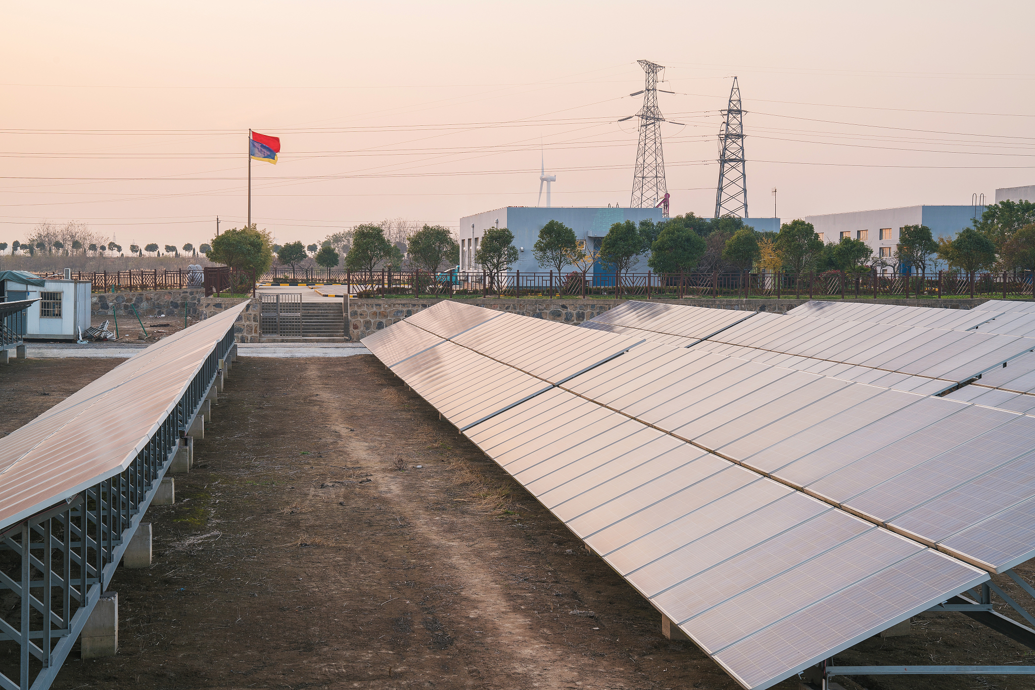 在哪些物品上运用的是交流电在哪些物品上运用的是直流电