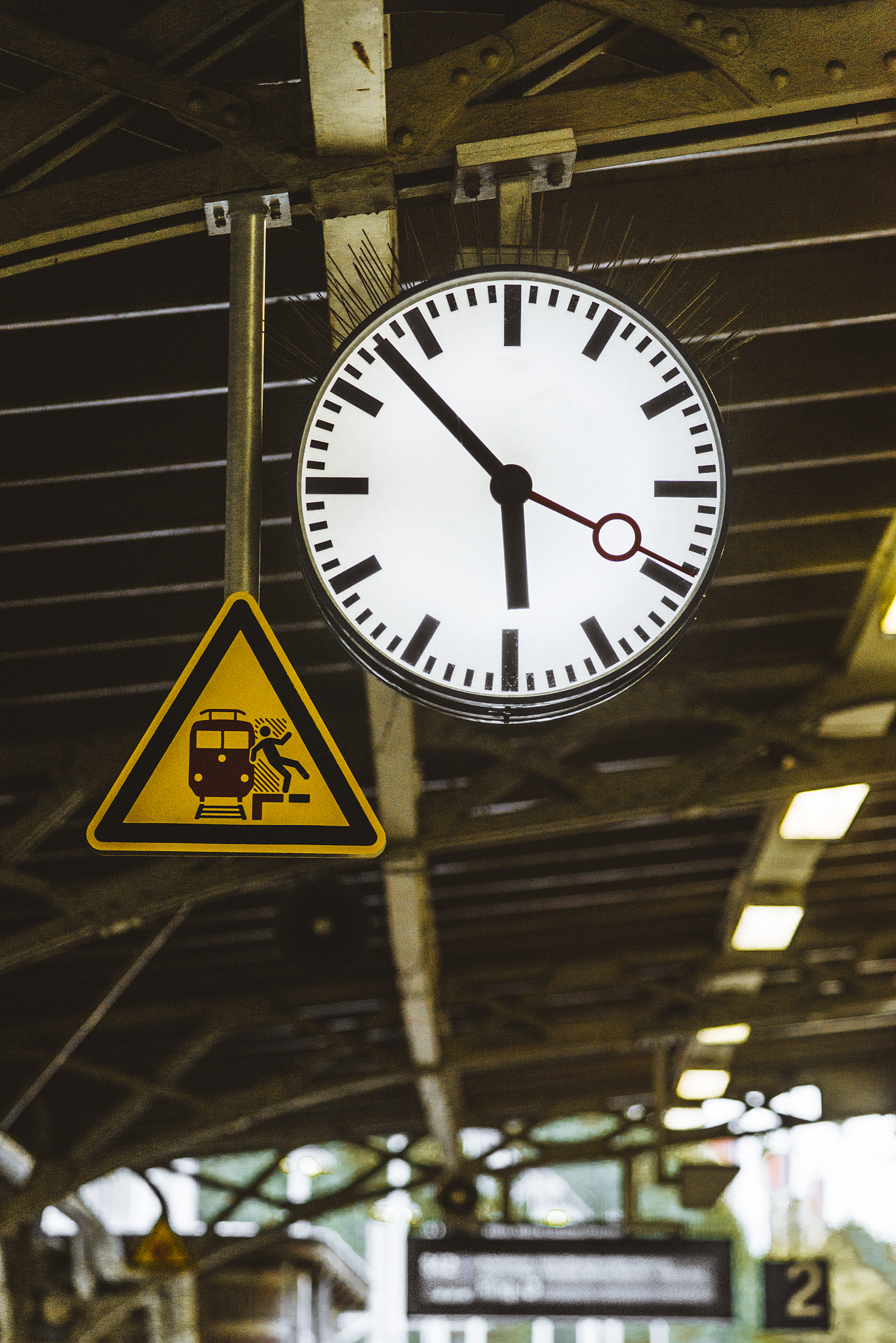 clock at station