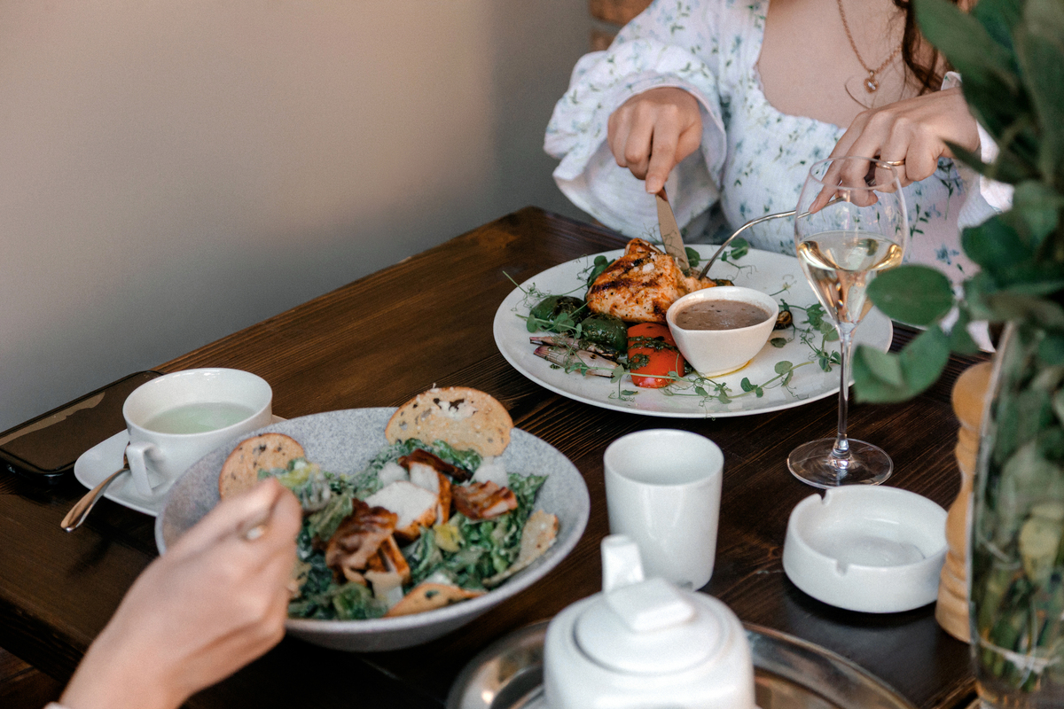 Food Variety: Home-Cooked Meals vs. Restaurant Treats