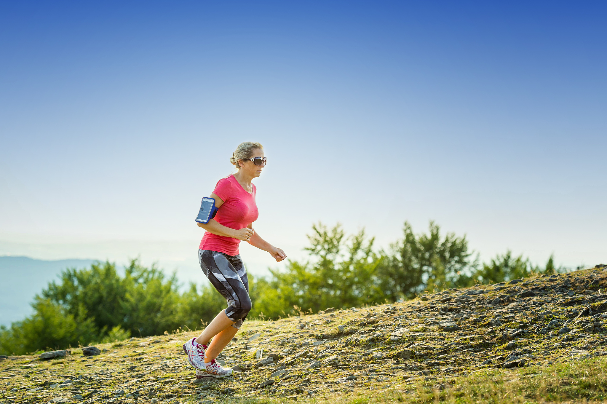 我起了一个运动类APP的名字叫Tu步寓意运动起来您能帮我写一下这个名字的内涵吗一百个字左右