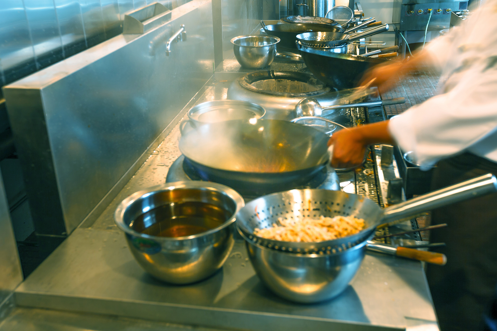 为什么炒菜做不出饭店的味道？