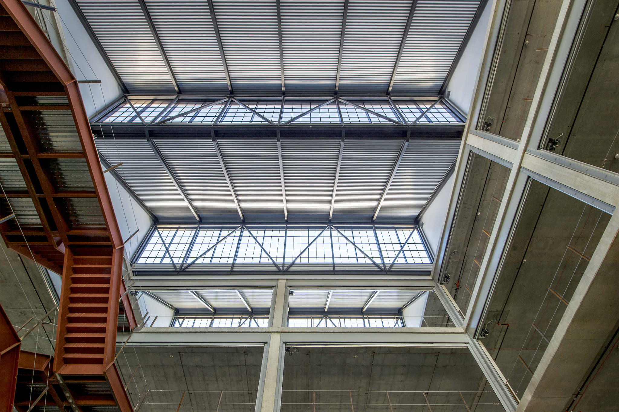 写一篇上海卢班通风讲解薄型通风天窗换气效果好的文案