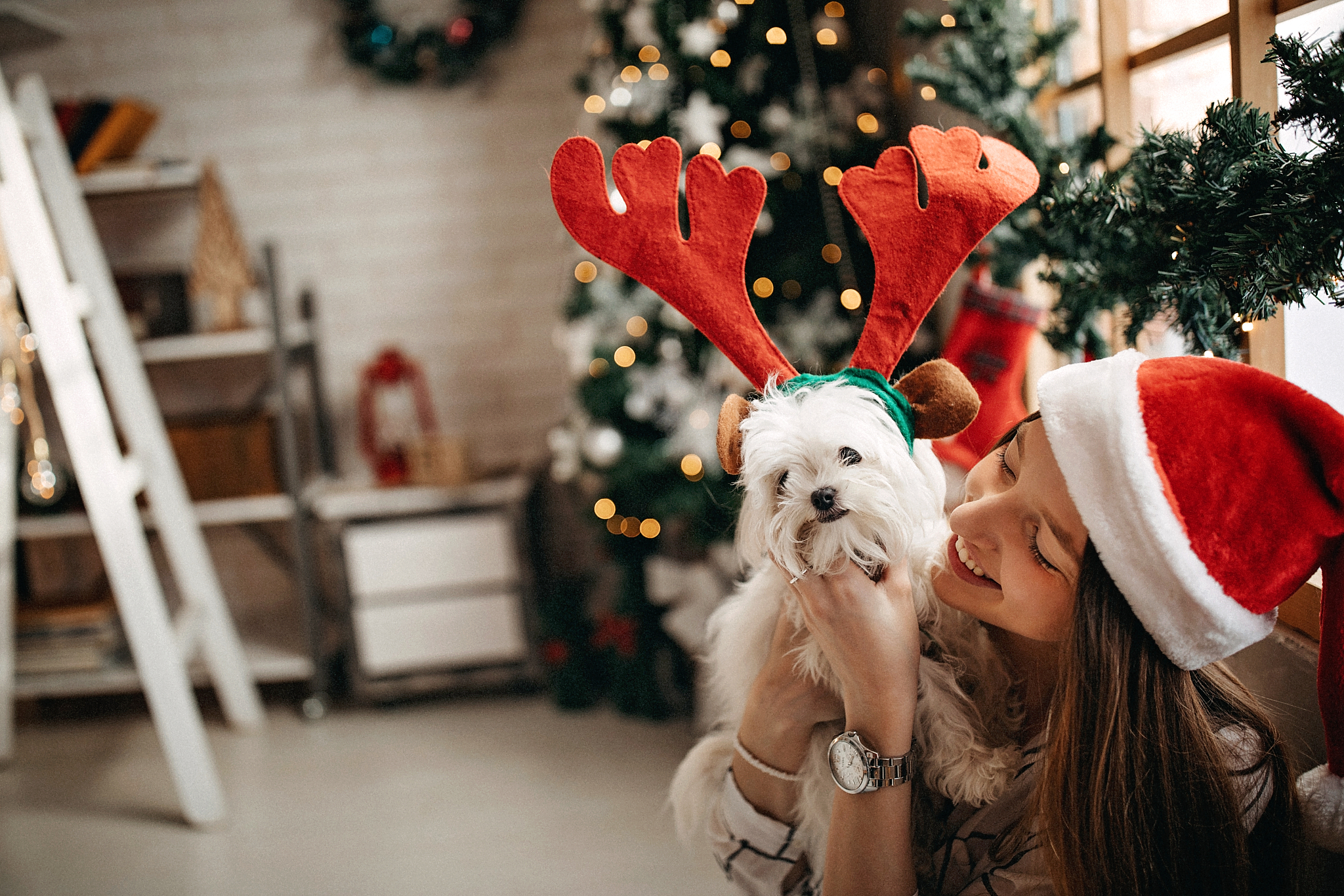 蓝牙耳机坏了看牙科还是耳科？