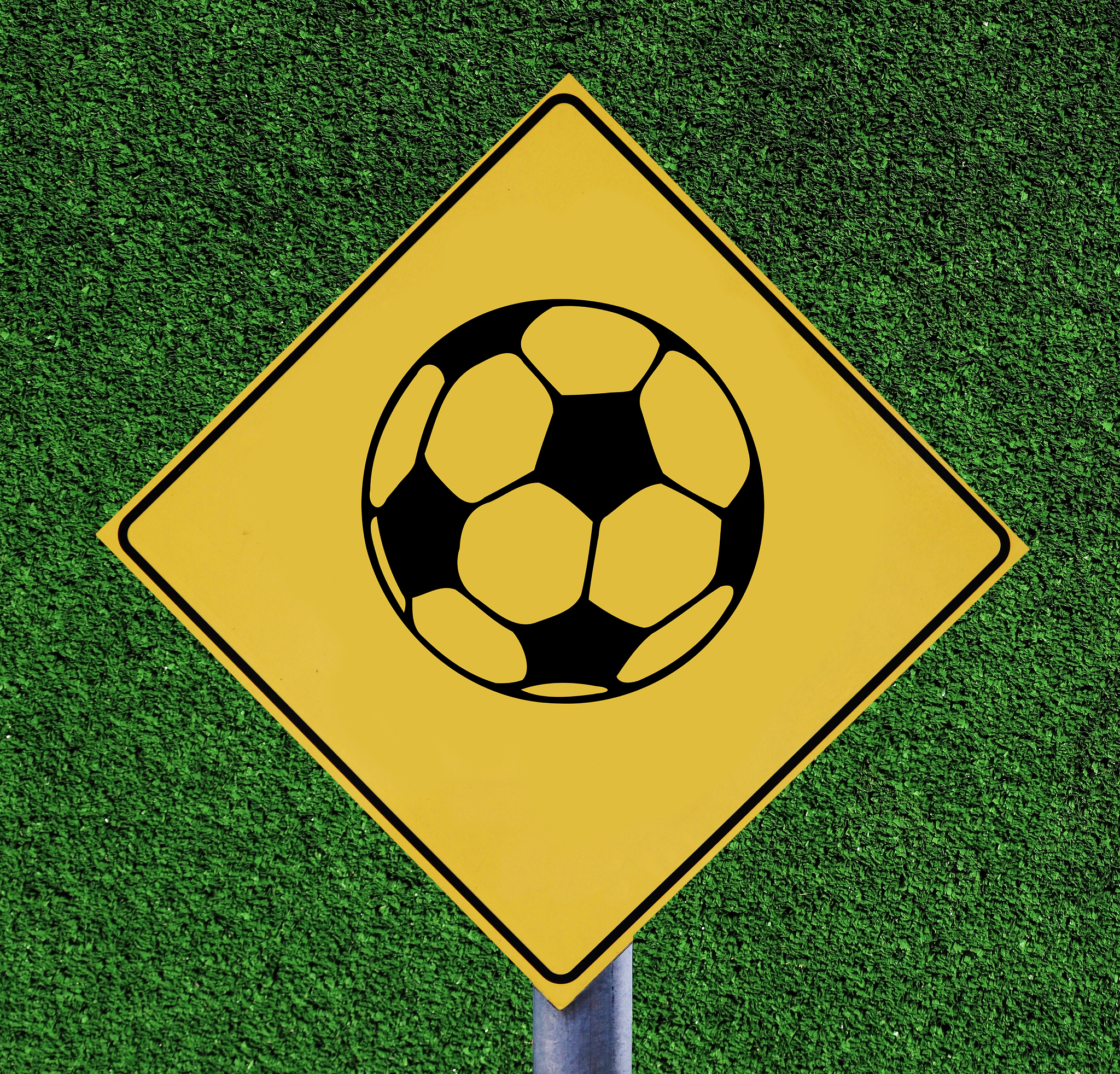 足球比赛英语作文70 个单词分3段 足球比赛英语作文70 个单词分3段