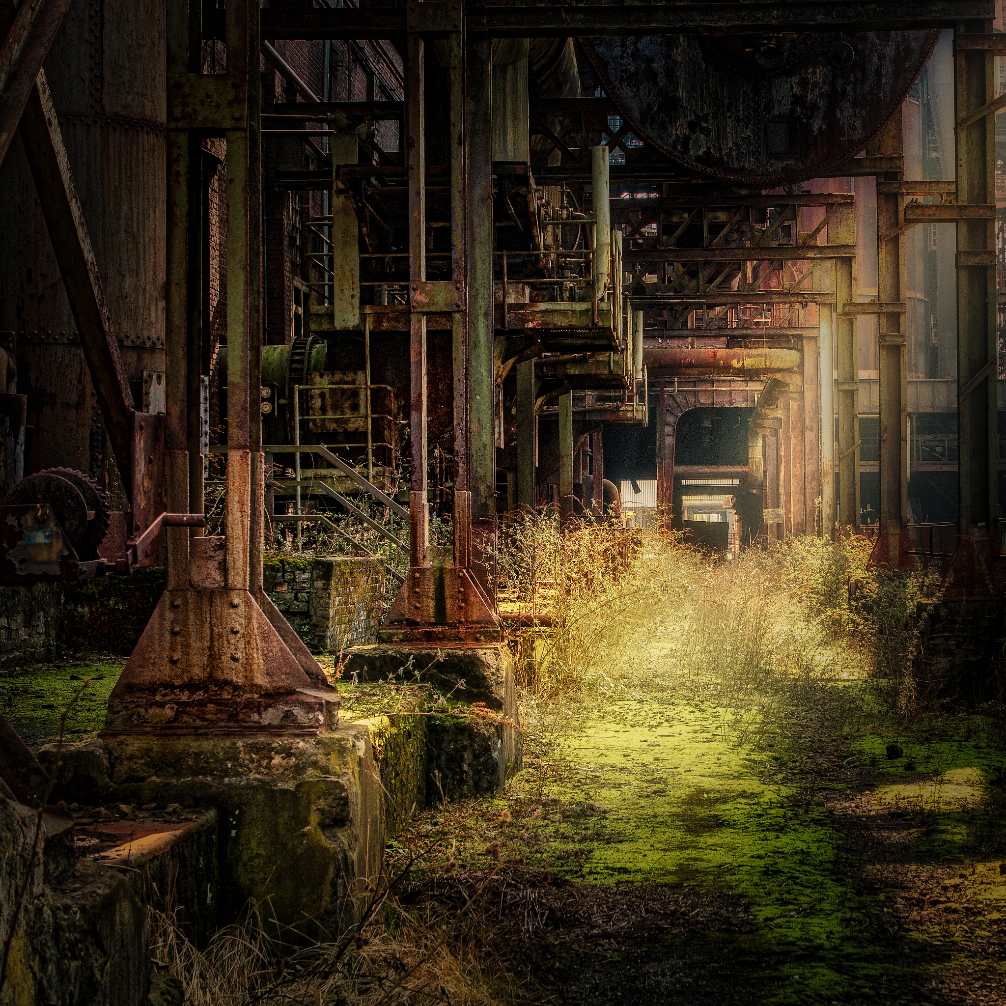 写一篇梦境与现实同步的小说