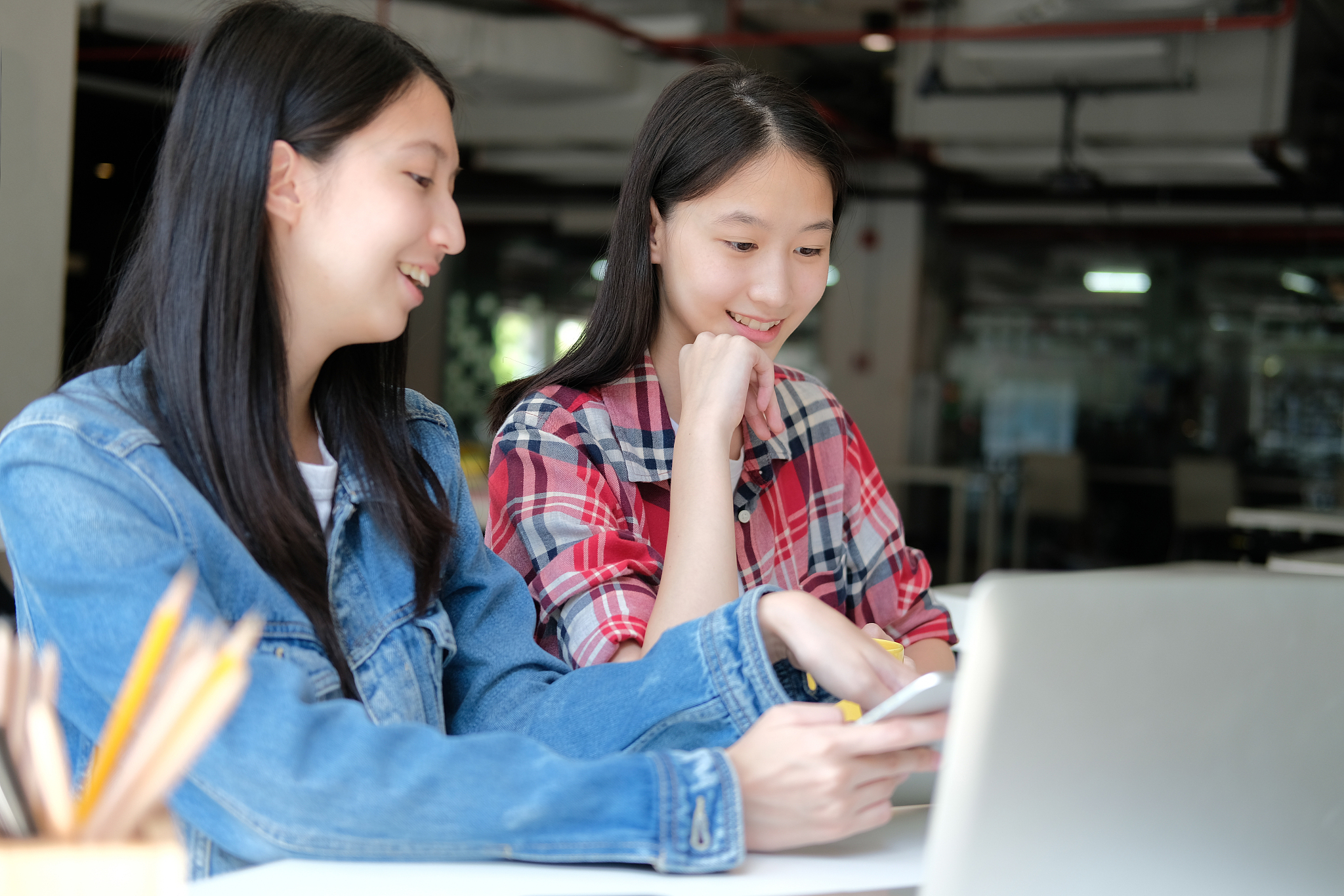 女孩上技校什么专业好 哪些专业有前途