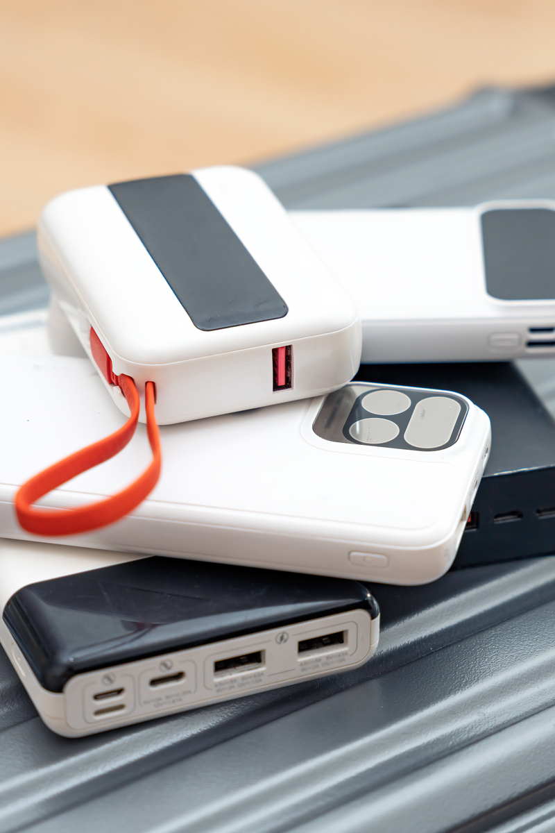 usb c hub和usb c docking station在亚马逊上的区别