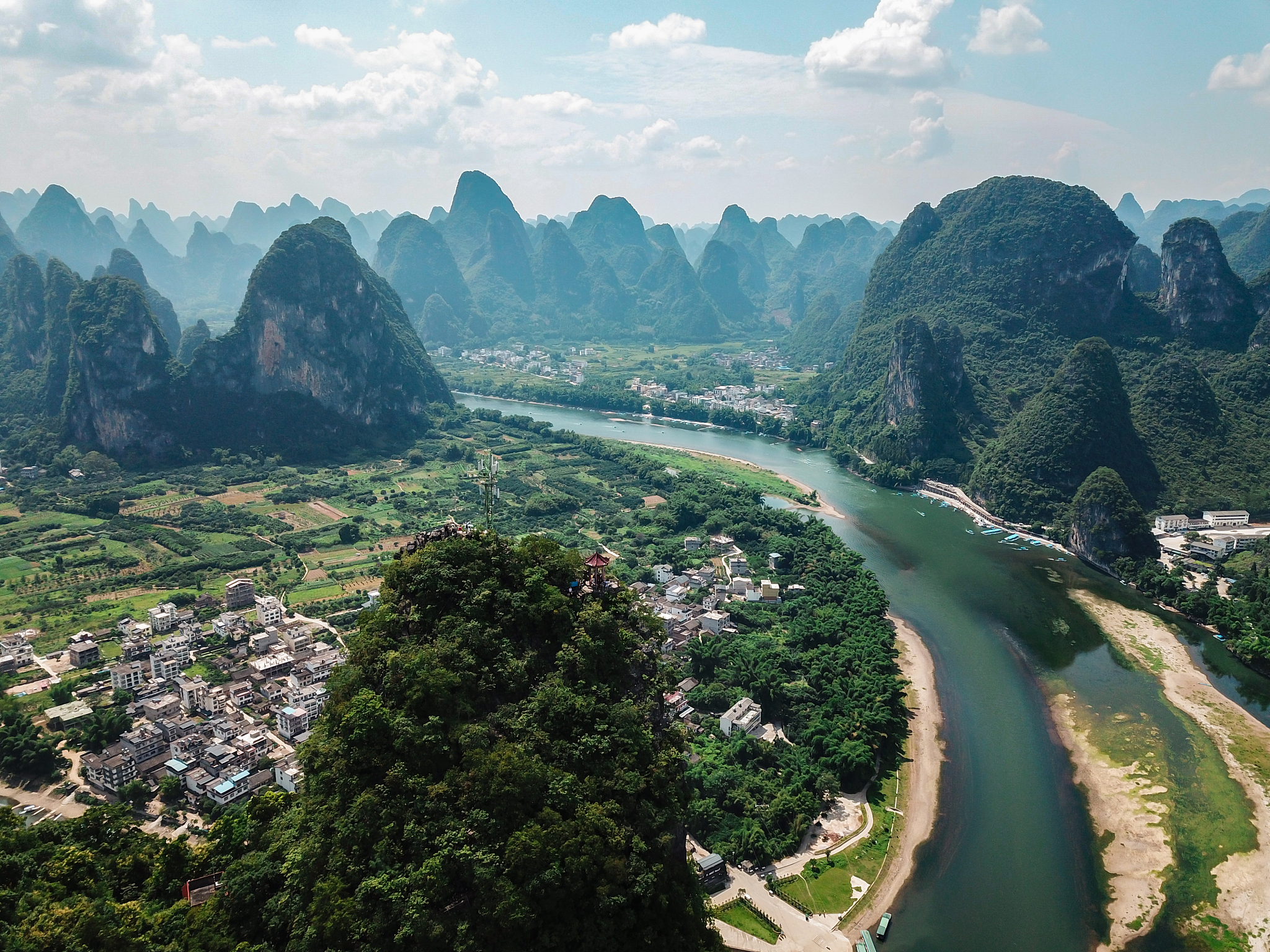 桂林阳朔鸡窝渡村：山清水秀的世外桃源