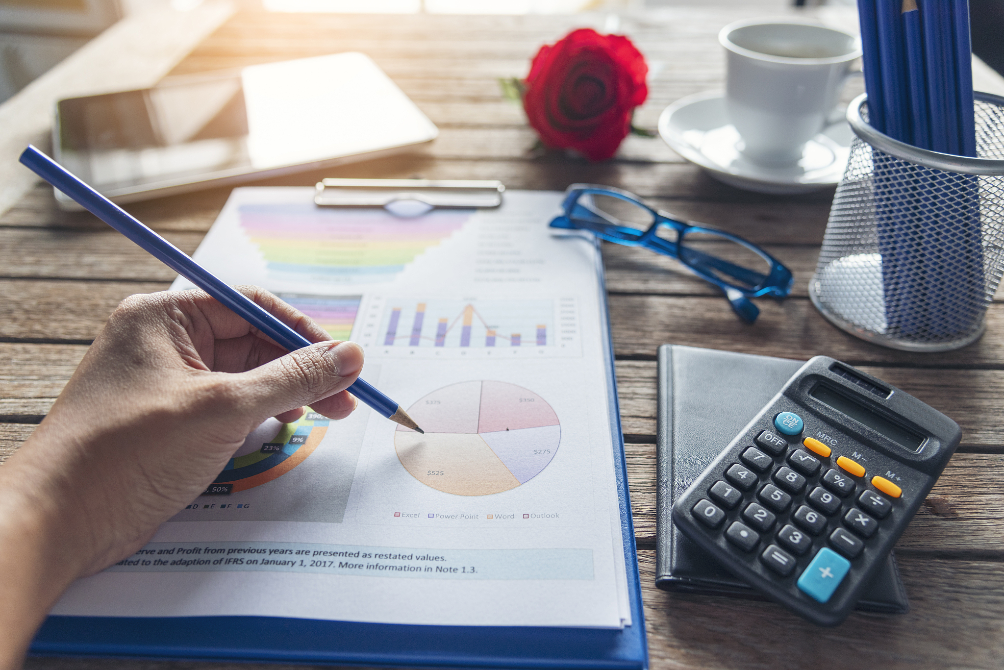 帮我写一段合并多个excel工作簿为一个工作表的VBA代码