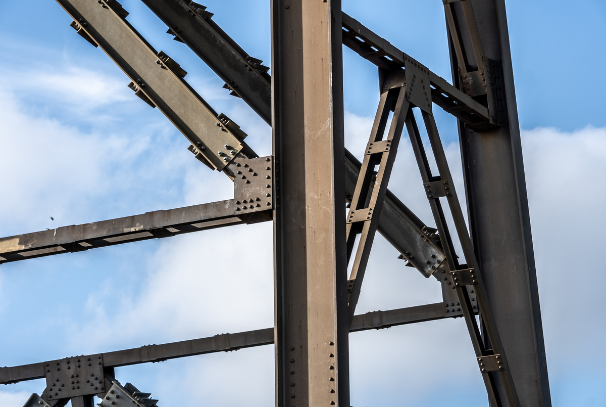 桥梁缆索用钢材：结构钢材的选择