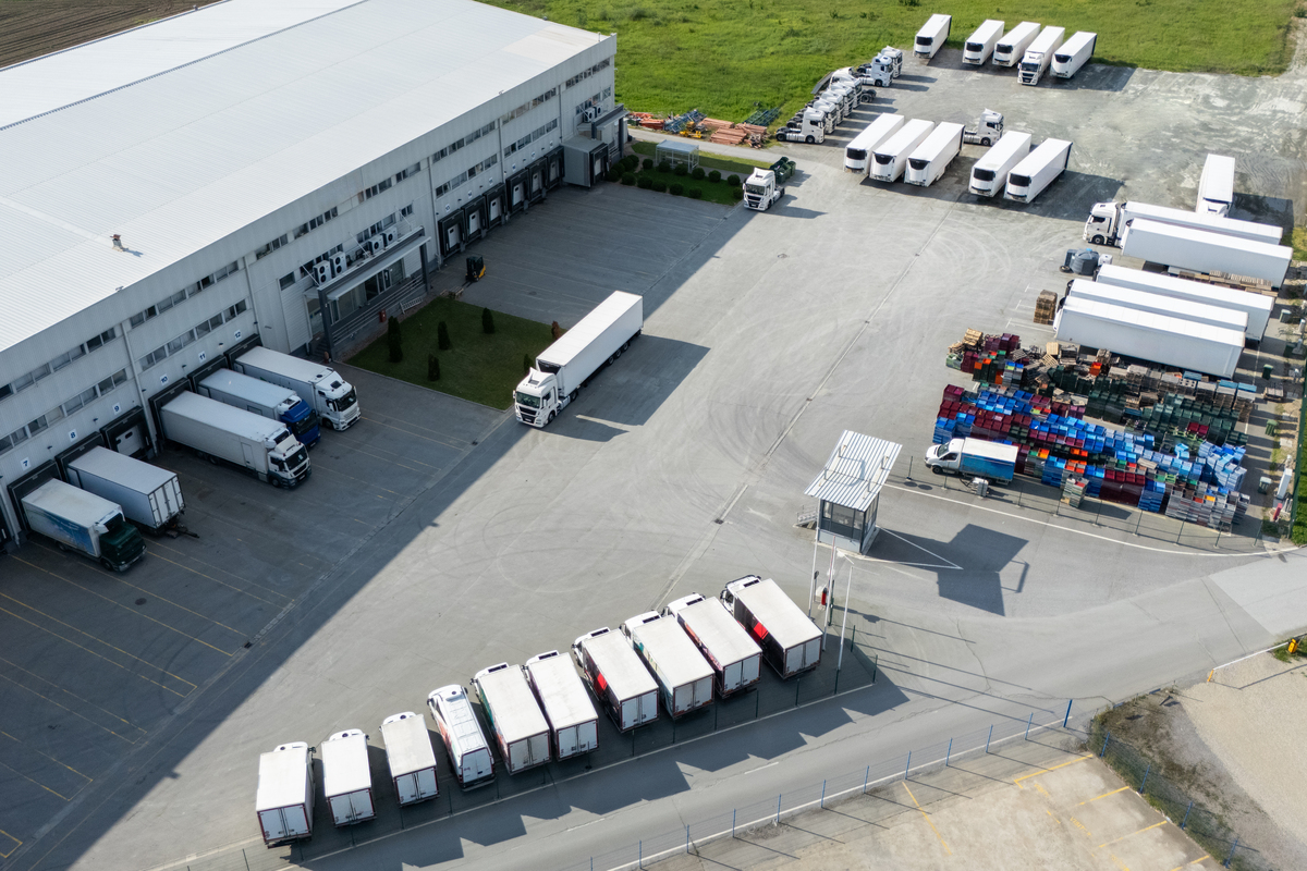 成都高铁学校分享4S店高铁货运 明年5月竣工