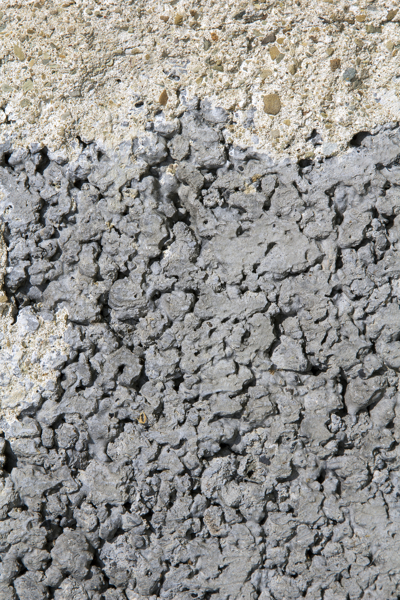 请阐述一下混凝土材料的微观结构