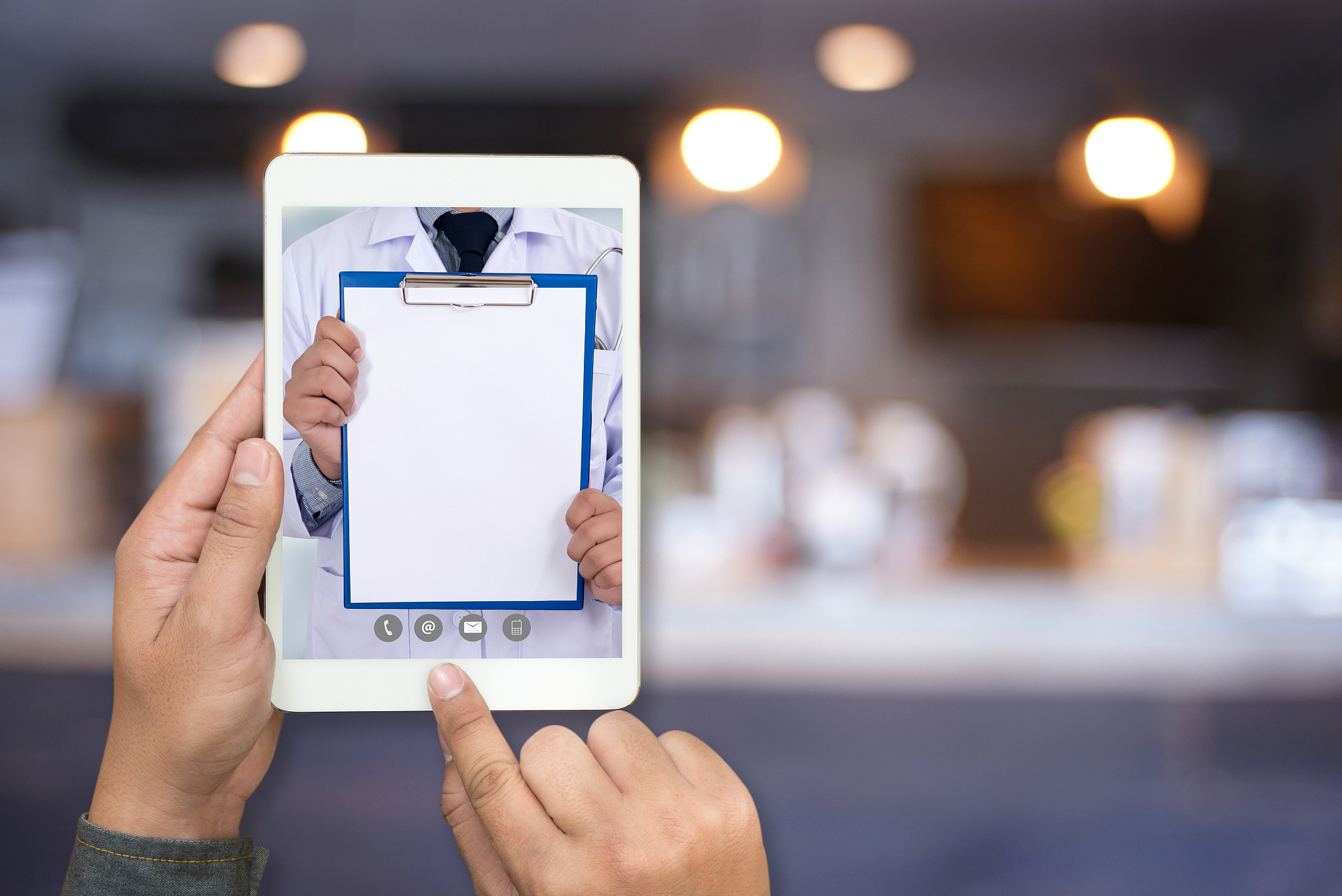 测试用例1能正常添加教师用户其他测试用例由于未能正确填写教师编号、教师姓名、职称、学历等信息未能正常添加教师用户。优化这段话