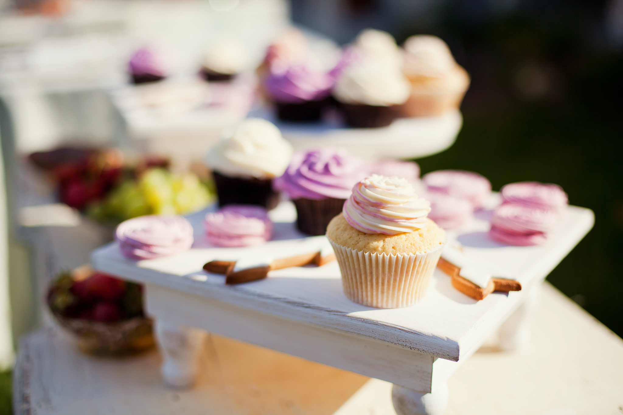 粉色小蛋糕的作文50字英文并翻译成中文。