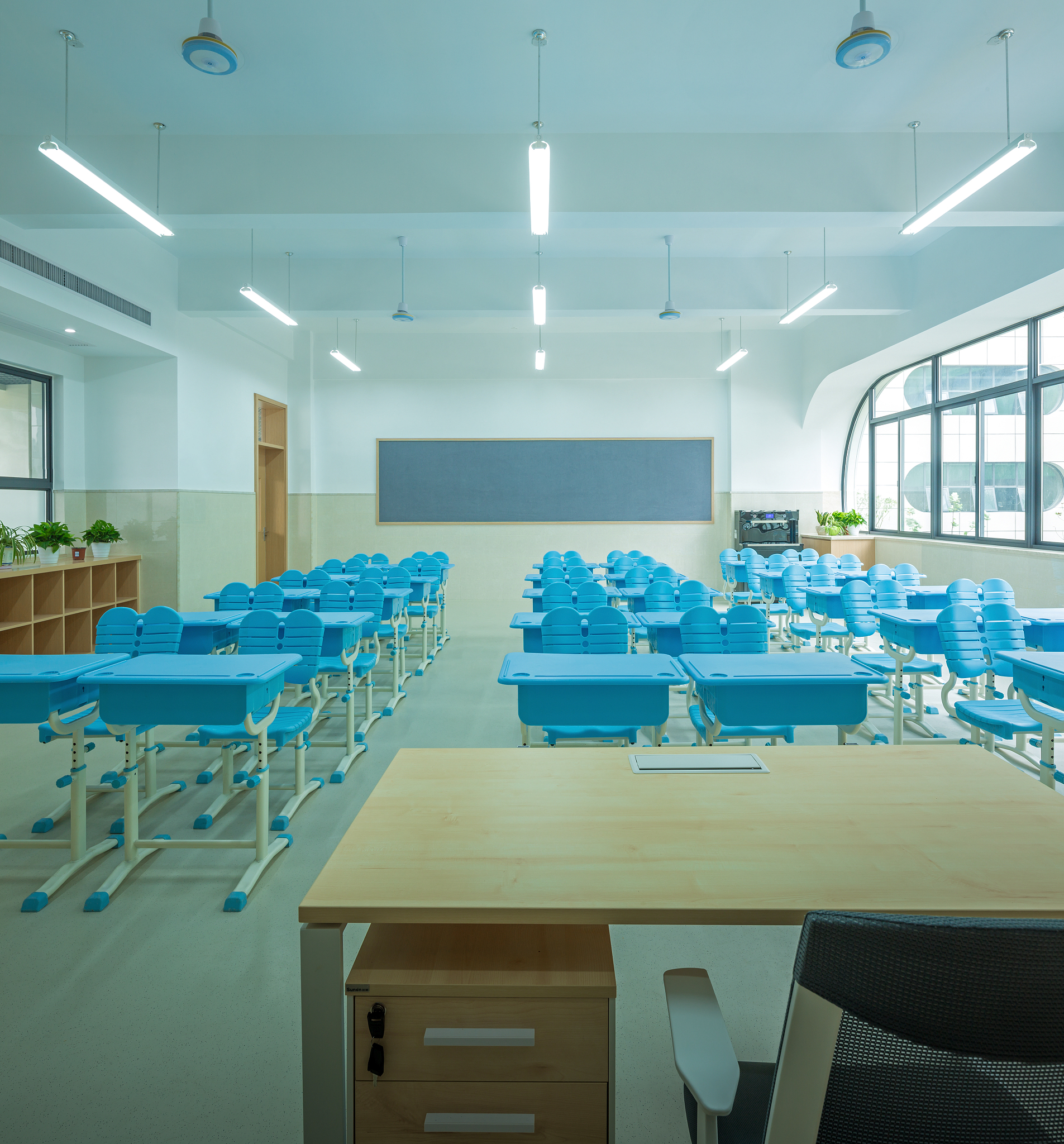 阶梯FUNCLASS：专注教育，打造智慧教室整体解决方案