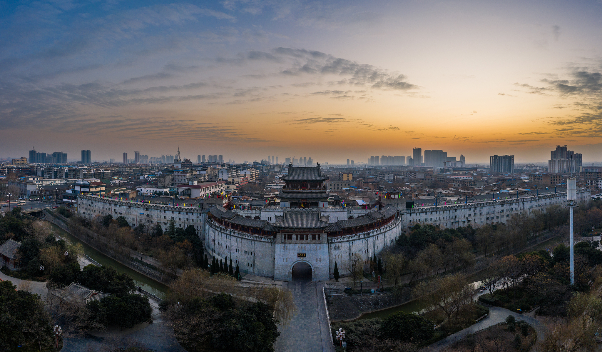 洛阳丽景门