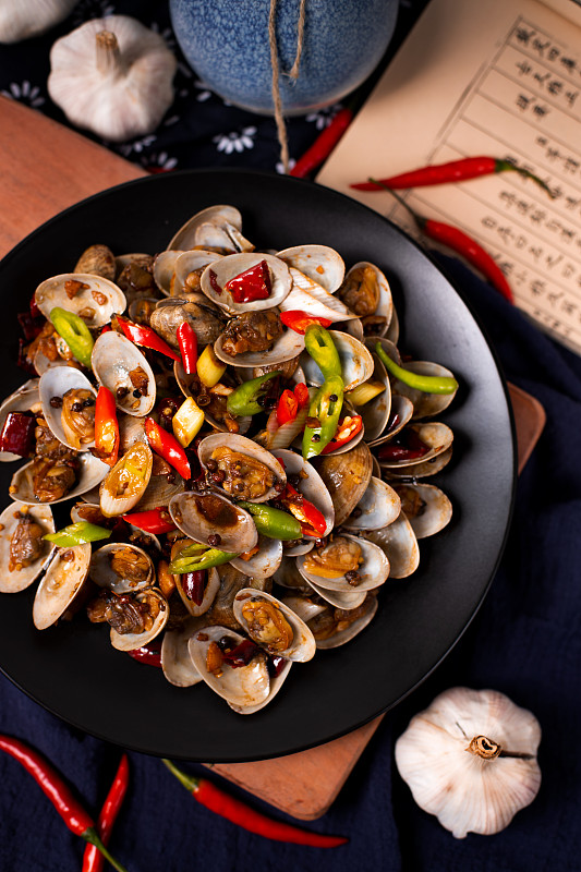 辣炒花甲的做法步骤 - 简单易学，鲜香美味