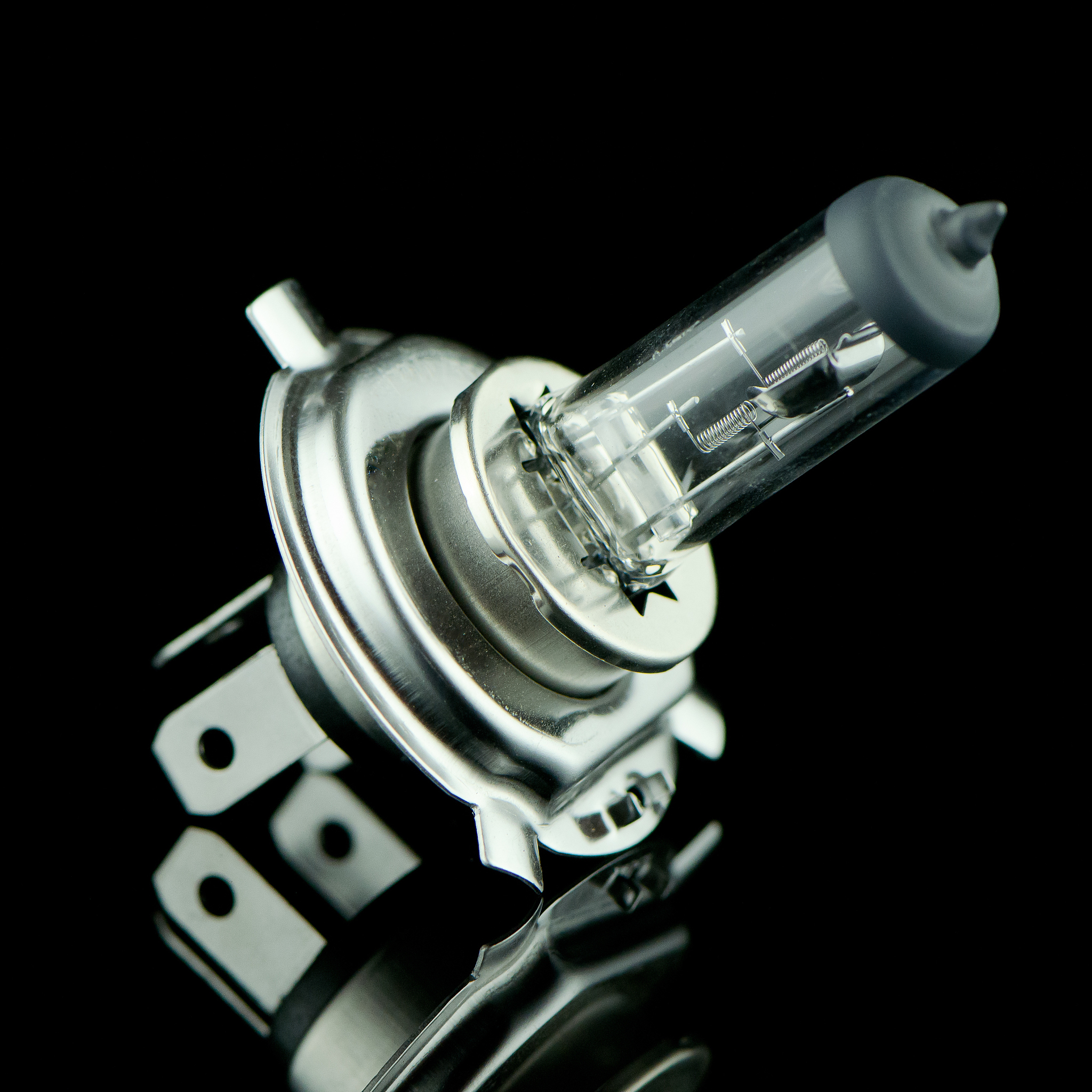 如何找到某车比如kia sedona 2011 LX model使用的各种bulb lights的规格？