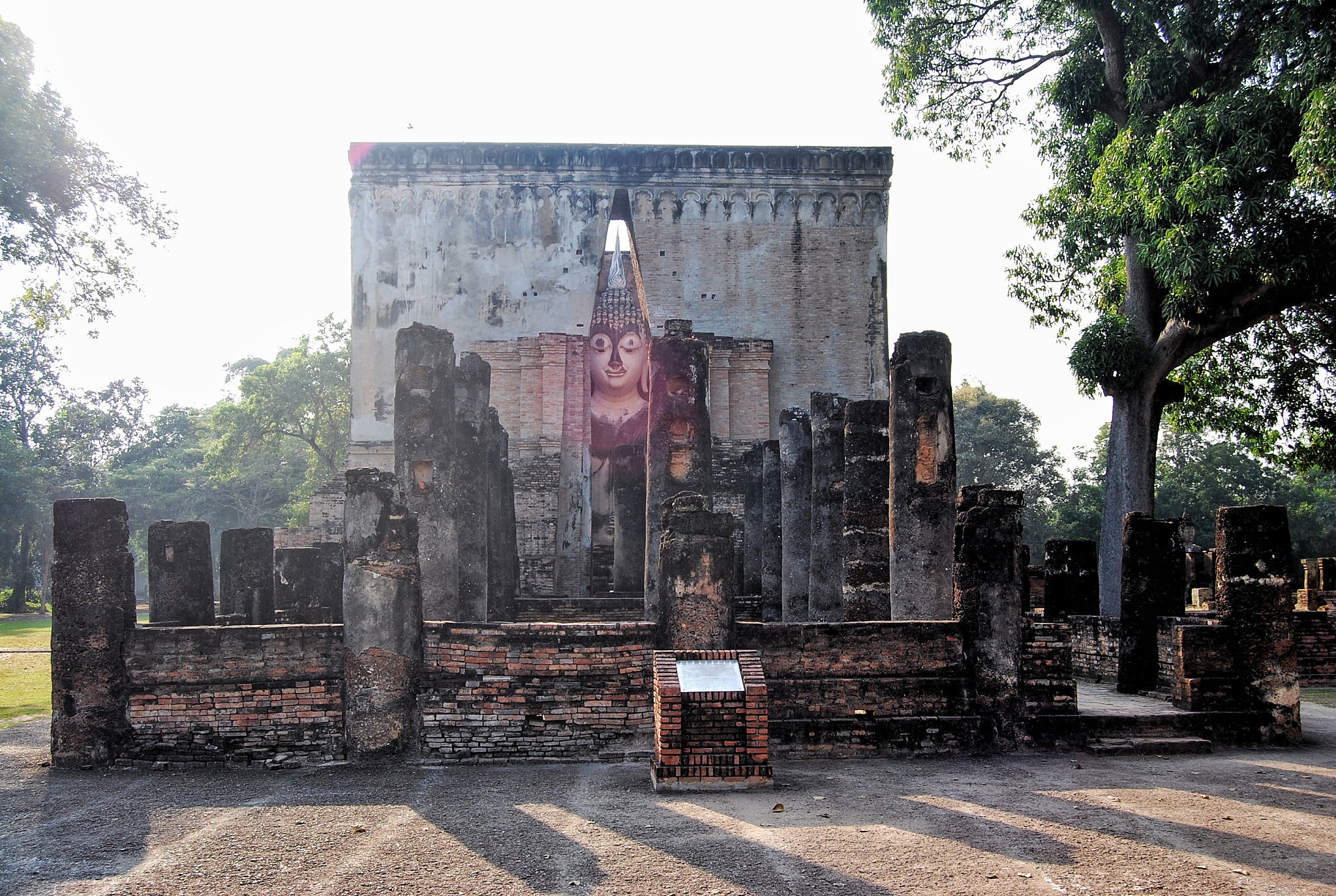 phra achana ancient buddha image of the si chum temple.