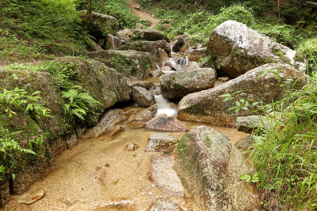 **  **前几天,我和朋友们一起去了余杭山沟沟景区,真心想和大家分享下