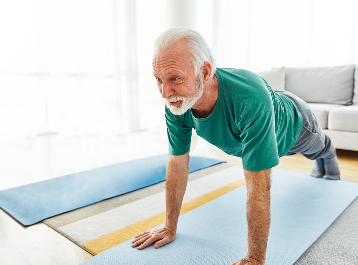 老年人腿抽筋怎么办？有效缓解方法和预防措施