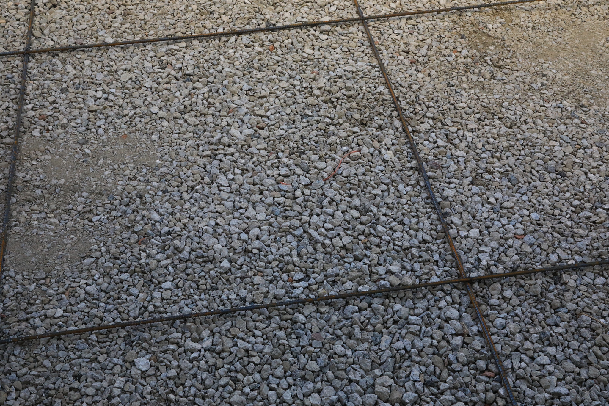 一吨生石灰和一吨熟石灰的体积分别是多少？