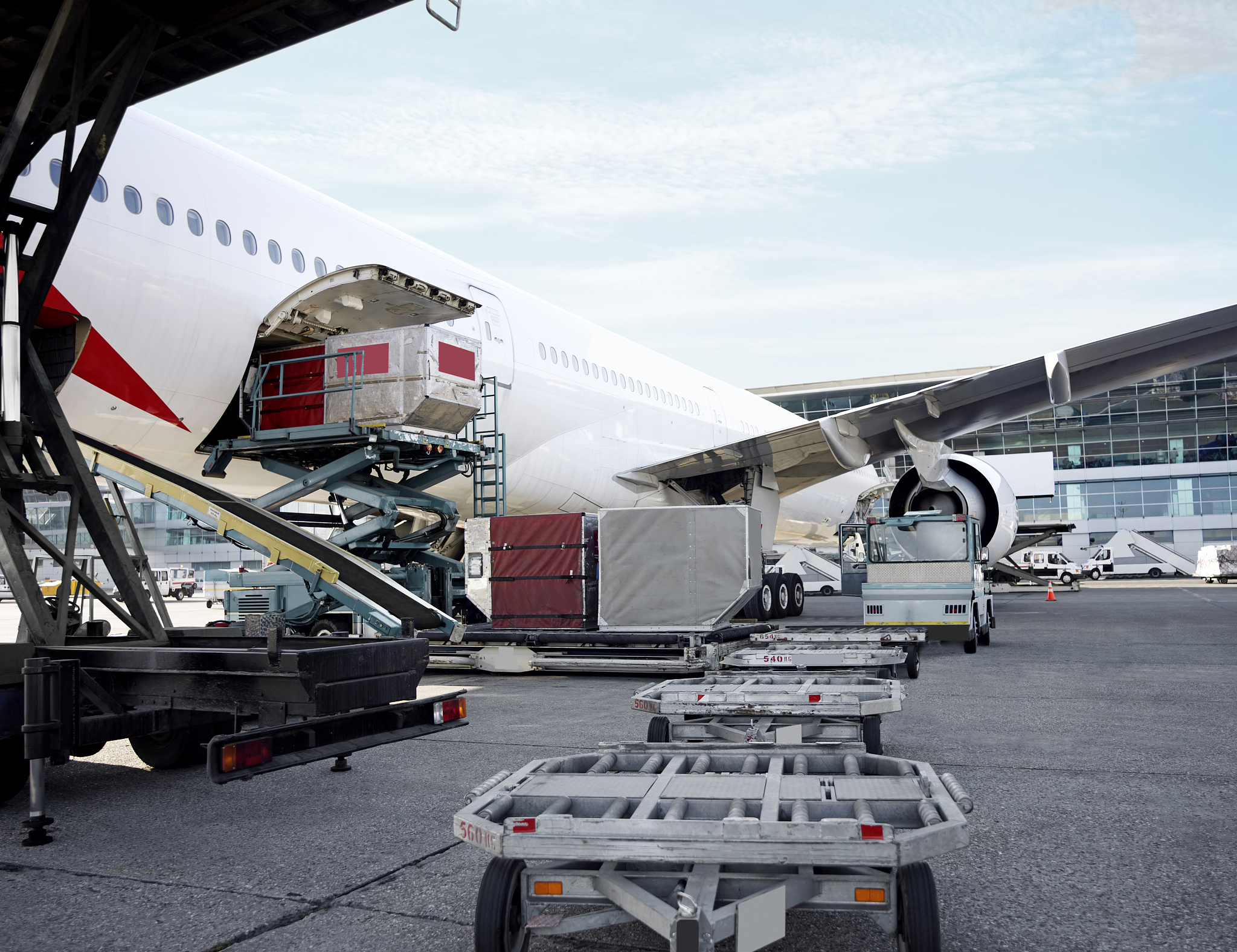 成都西翔航空民航物流专业招生(中专+大专)- 培养航空货运物流人才