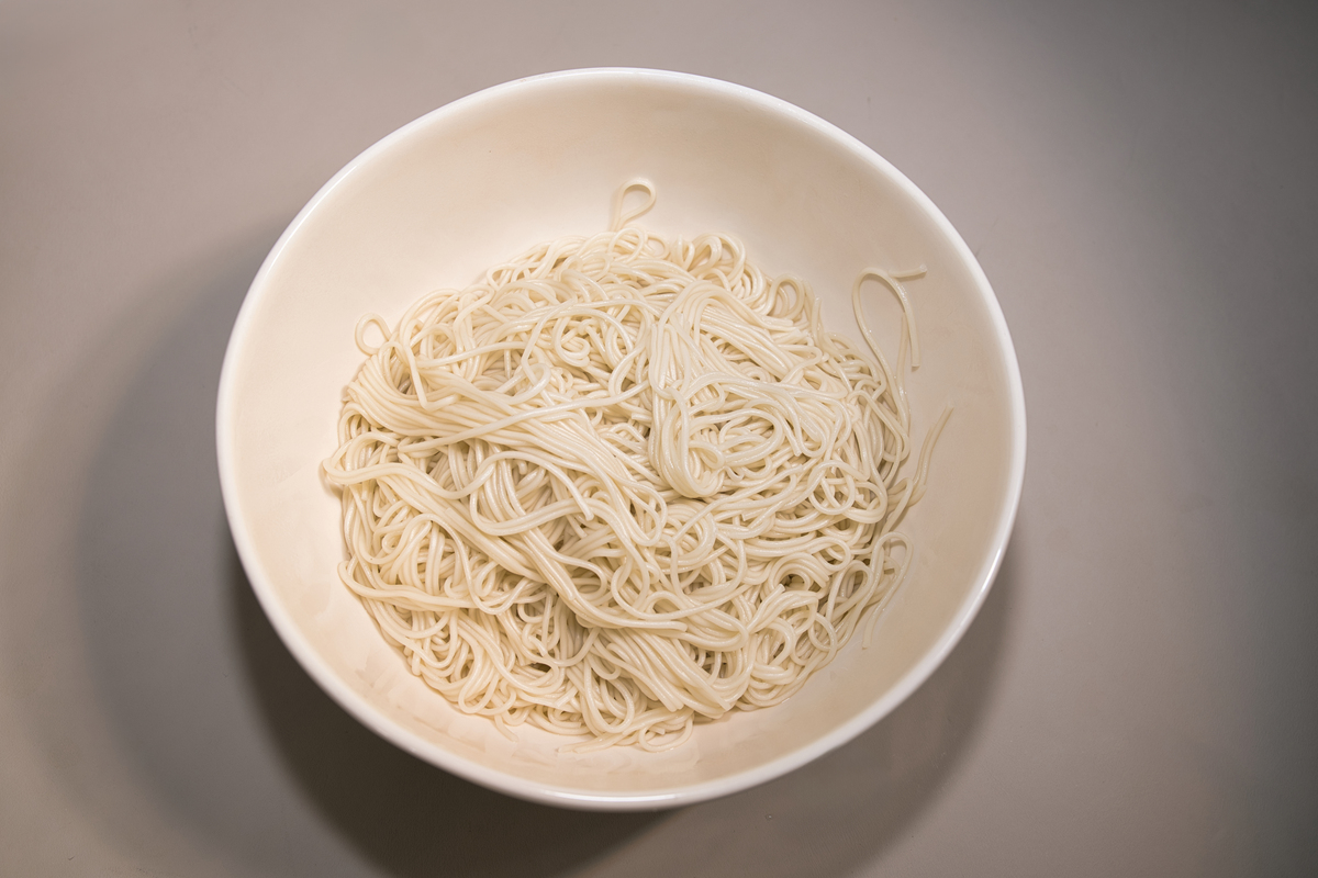 开水煮挂面只需几分钟！简单美味的制作方法 - 300字详解