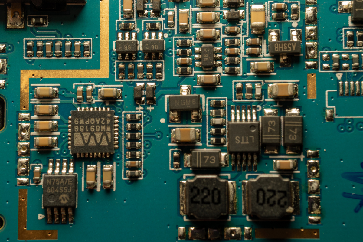 电路板元件焊接教程：详细步骤和注意事项