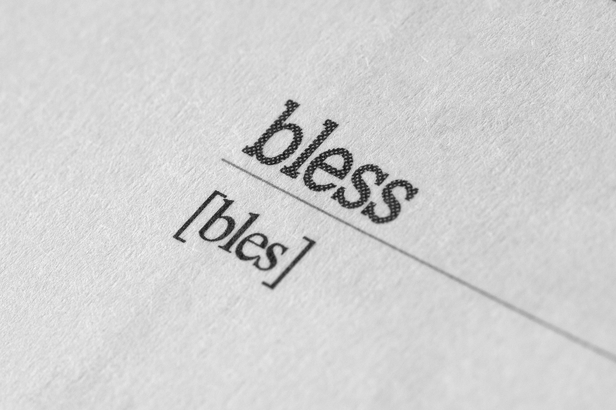 AAVCRQ 能组成什么单词？