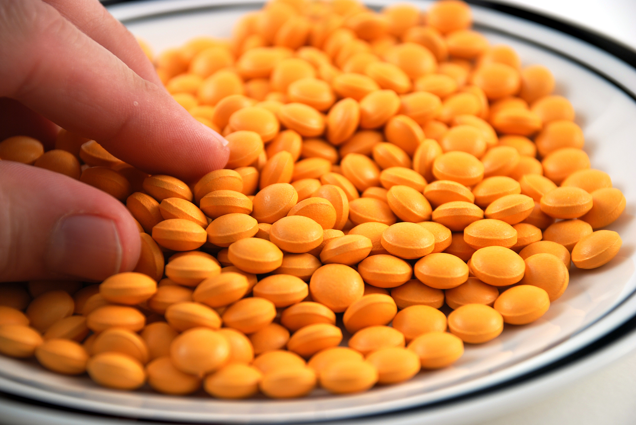 尿酸高是怎么回事？症状、原因、治疗方法 - 健康指南