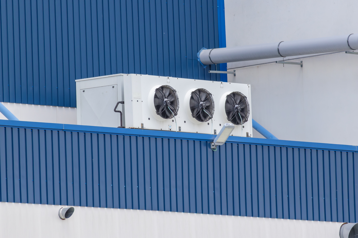 《売上高のポイント》・ 全体の年平均成長率は89洗濯機72％・ 2021年はLDとKDを発売するも Smallの低迷ＷＰをカバーできず・ 2022年はLD＆KD口座拡大とドラム発売にて Ⅴ字回復20％成長《粗利率のポイント》・ 為替、原材料アップの影響で原価が高騰し 洗濯機冷蔵庫冷凍庫、エアコン、小物機器の すべてのカテゴリーでダウン・ 洗濯機は46％ダウン以上翻译成中文