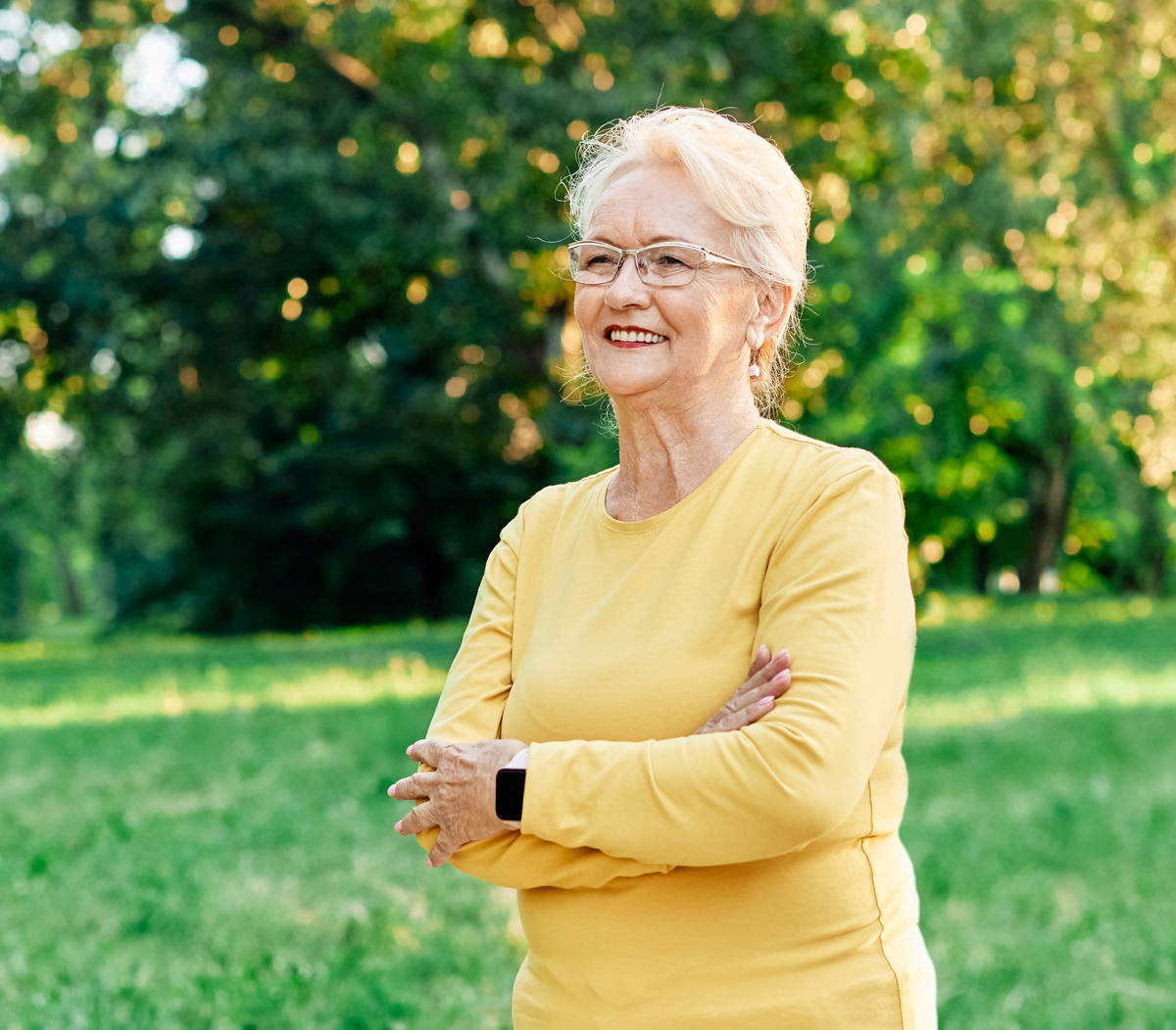 81岁老人晚年生活指南：健康、心理和社交全方位解析