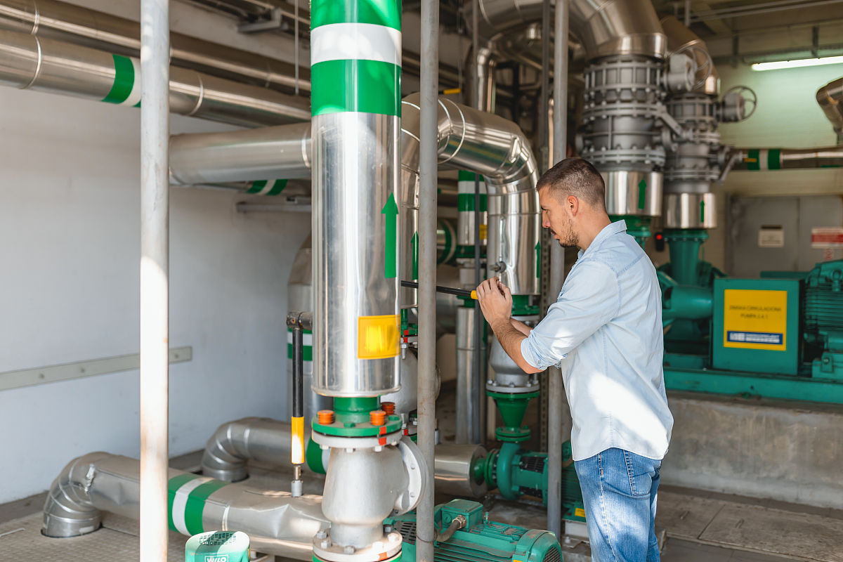 搞个关于甲醇转化炉温度调节的创新