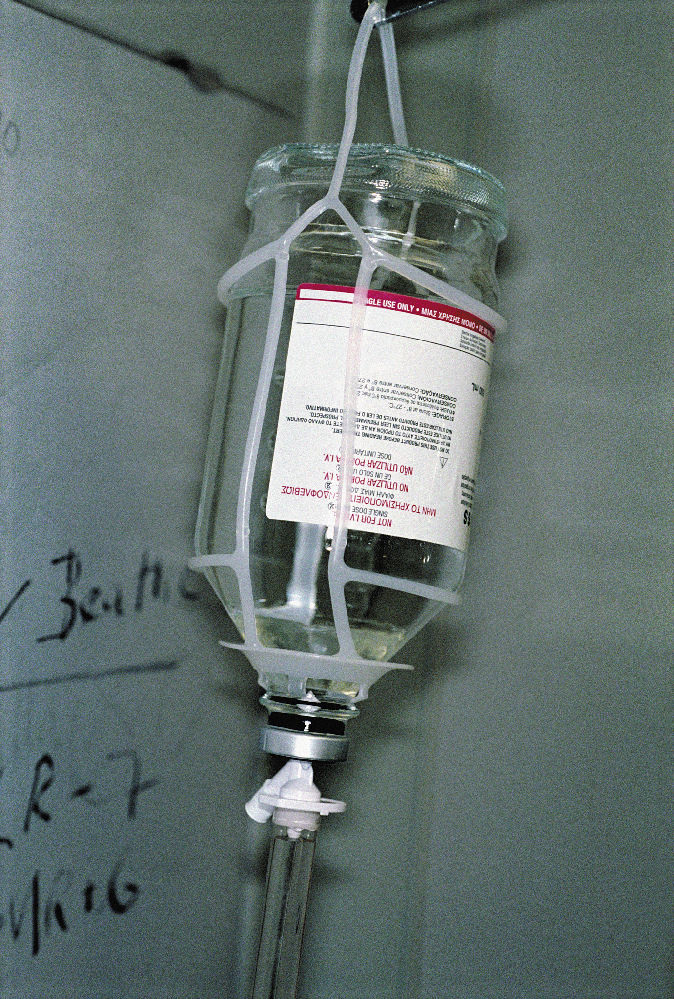 请问进气式与袋式输液容器在什么情况下会导致进气