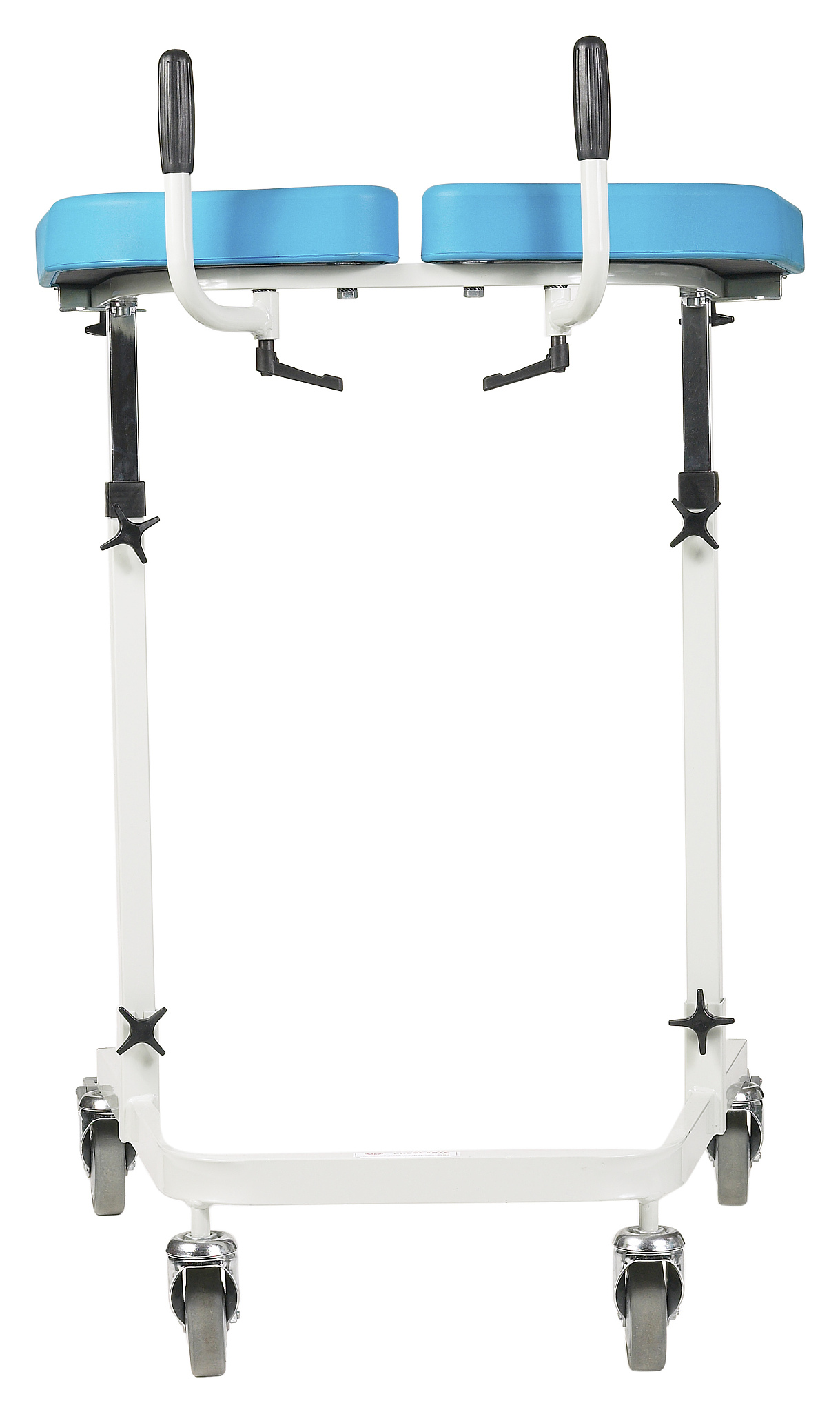 固定套组1还包含有脚架53该脚架53铰接在第二固定部4靠近地面的一端该脚架53用于放置患者的脚部起到支撑患者提高舒适度的效果 扩写并且润色这段话