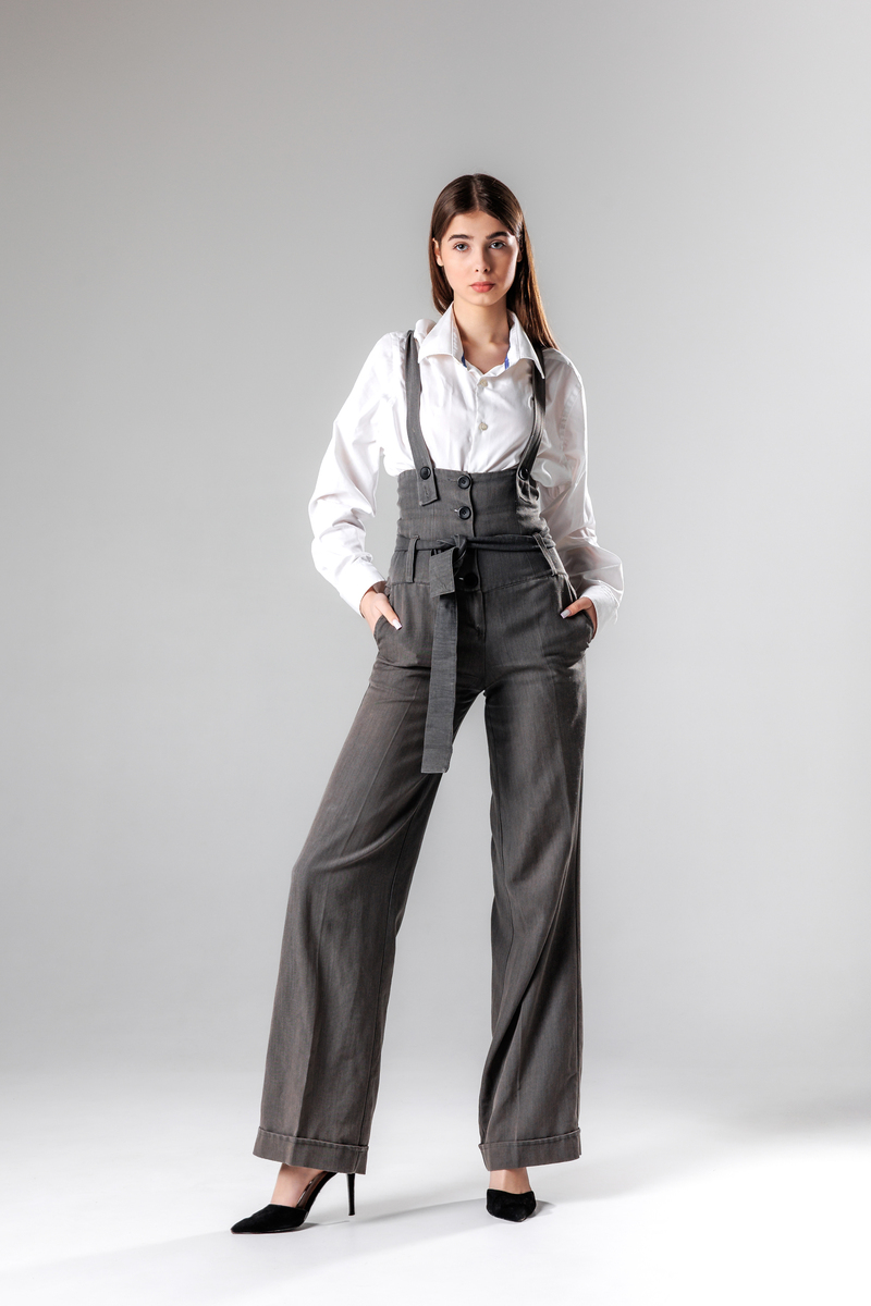 工装裤 vs 牛仔裤：哪个更适合你？