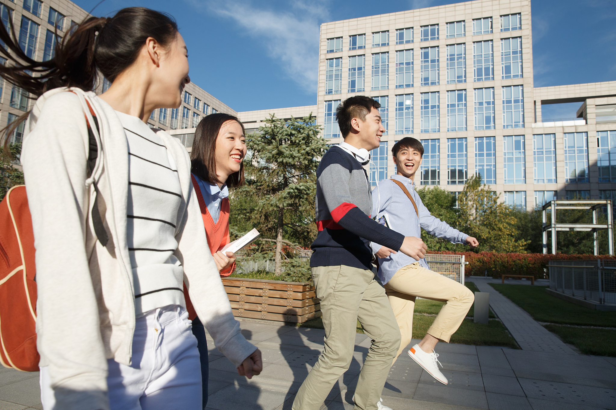 校园里的大学生
