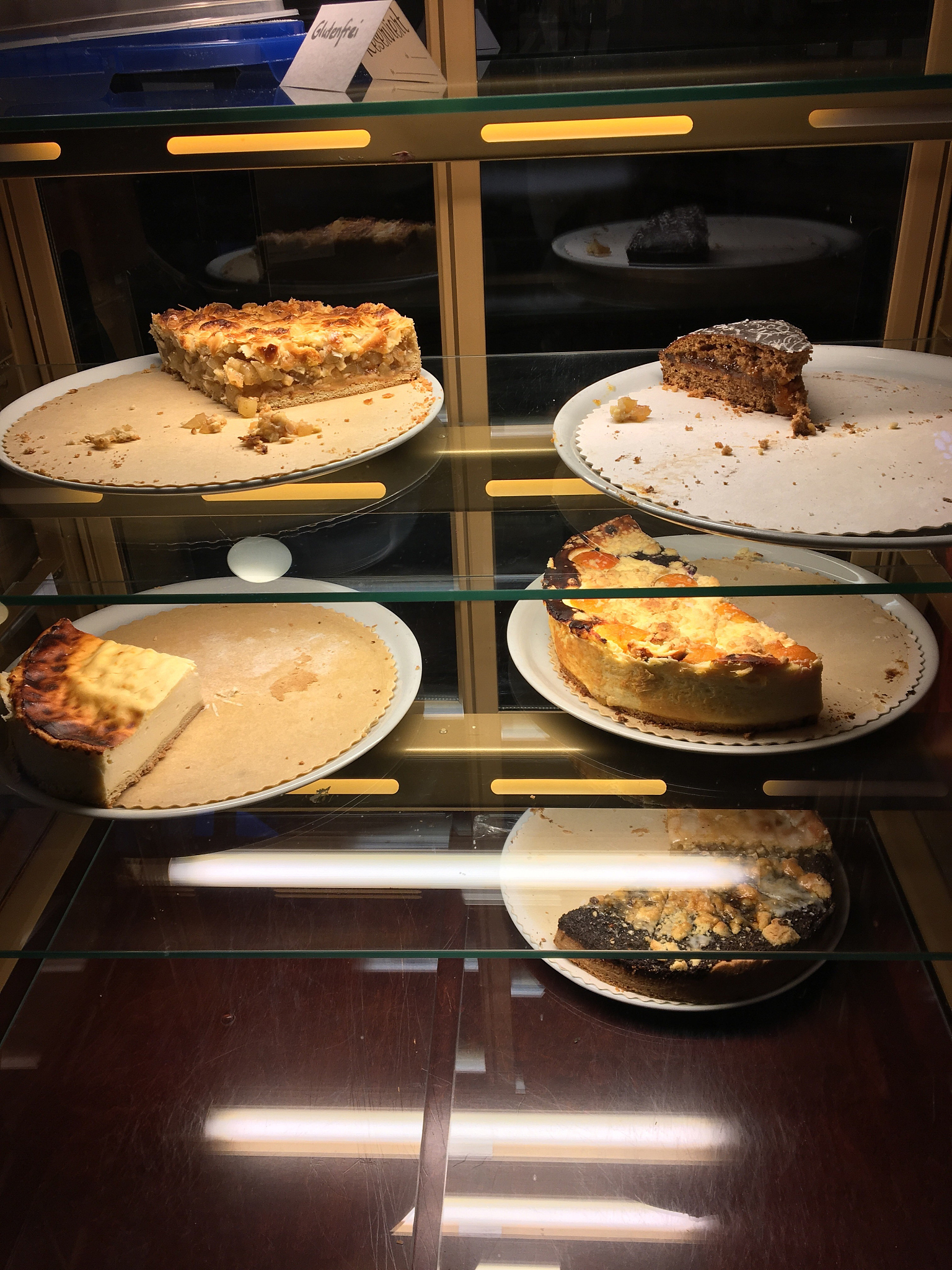 Can you reference this in APACoronavirus Hong Kong bakery chain Crostini closes all 15 retail stores leaving behind disgruntled customersCannix Yauhttpswwwscmpcomnewshong-konghong-kong-economyarticle3