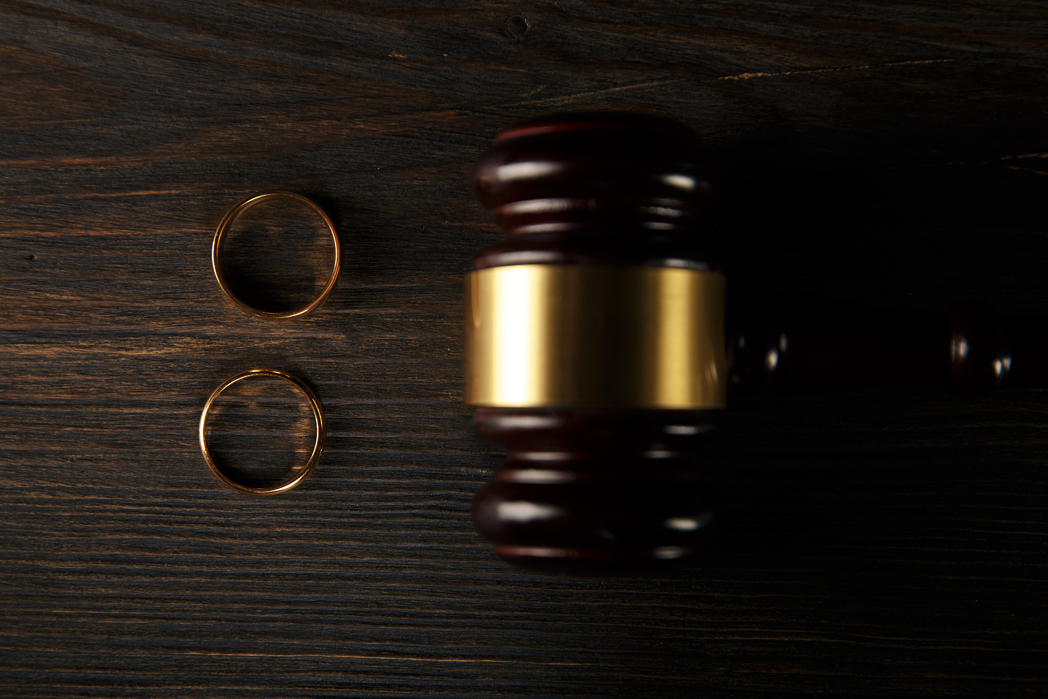 丈夫出轨了不同意离婚怎么办律师专业回答一下